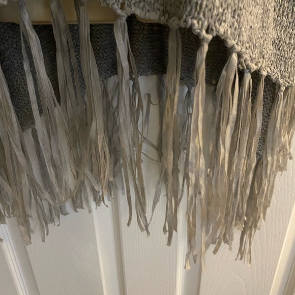 One size gray poncho style sweater with fringe - Picture 2 of 3